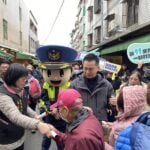 通博娛樂城 線上快訊陌生帥哥美女加LINE要警覺 竹縣警長率隊深入市場宣導「顧好荷包」妙方