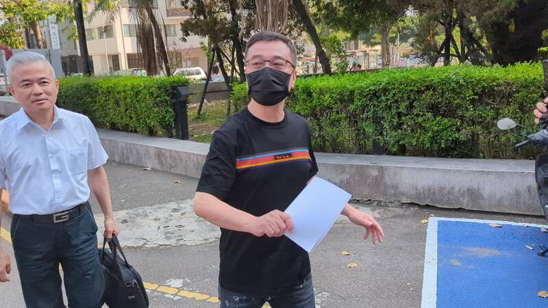 通博娛樂城 線上快訊 「百億總裁」陳政谷交保又撤銷 發聲明酸檢：私人飛機能直接升空飛出國？