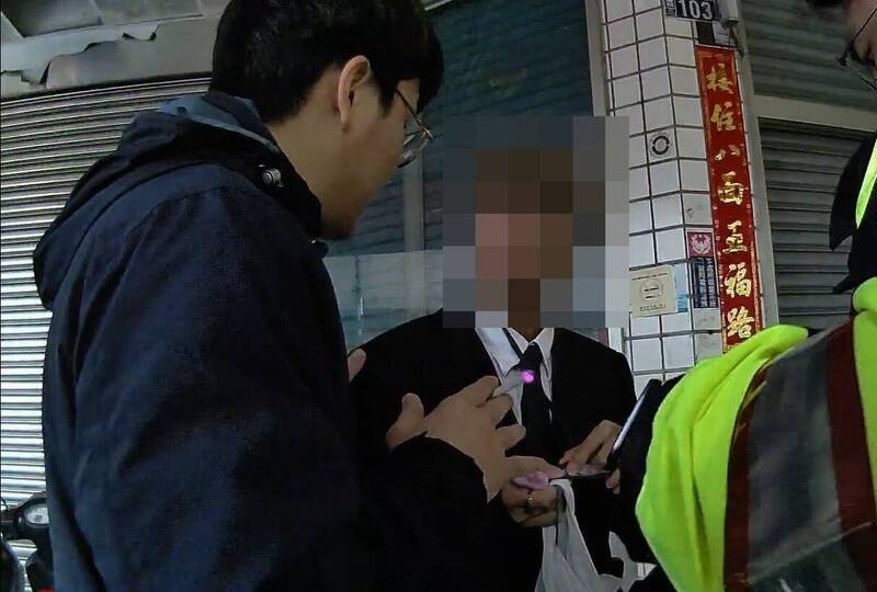 通博 娛樂快訊 馬來西亞籍男子受邀來台打工 當詐騙車手被捕現行
