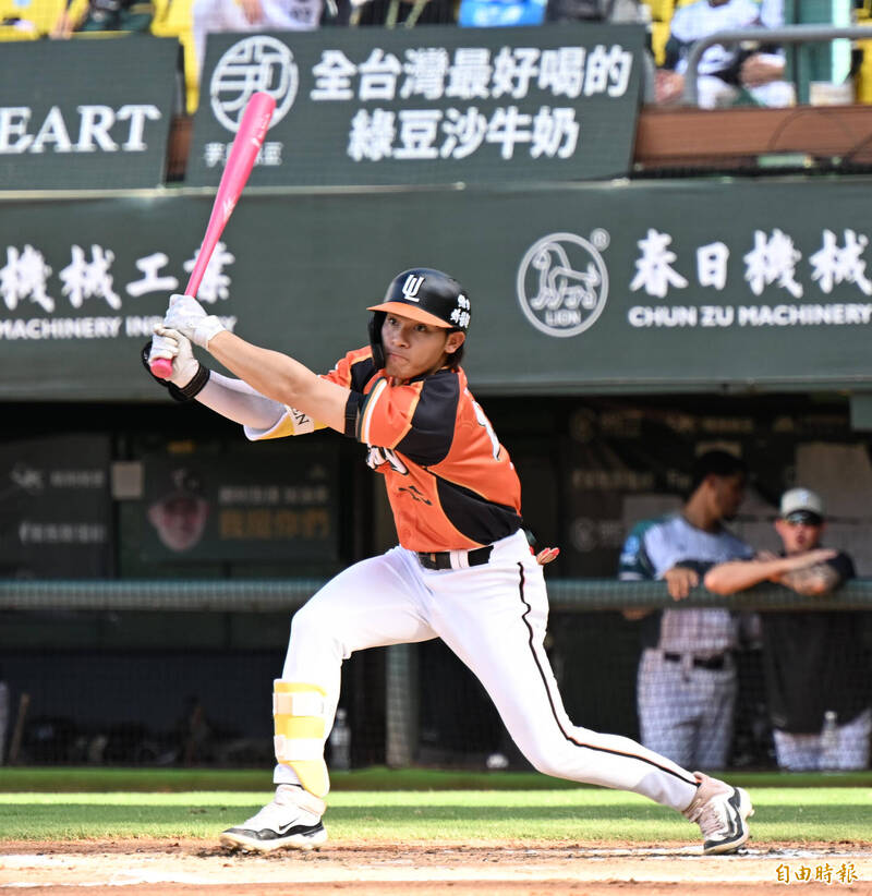 通博娛樂城-體育新聞-陳聖平九局失誤遭換下，餅總賽後三字「請謹記」意有所指