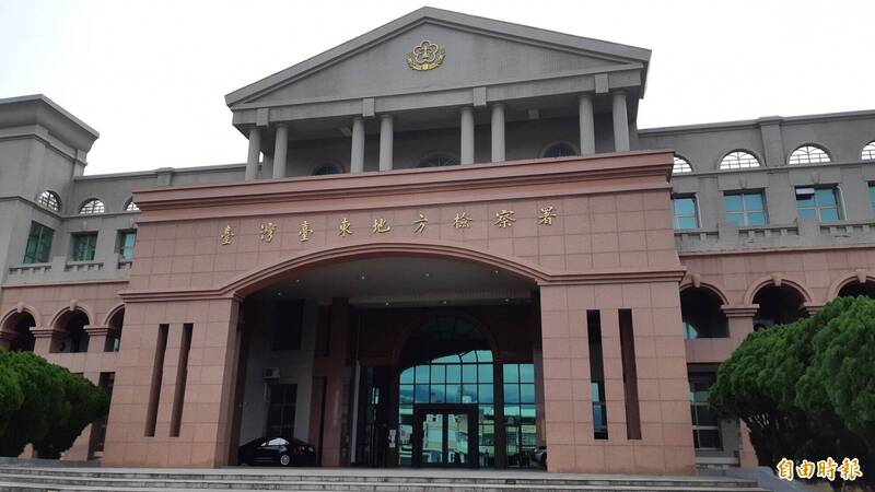 通博娛樂城-通博娛樂-🔪 驚悚!受刑人診間勒頸、筆戳護理師,台東地檢怒起訴!