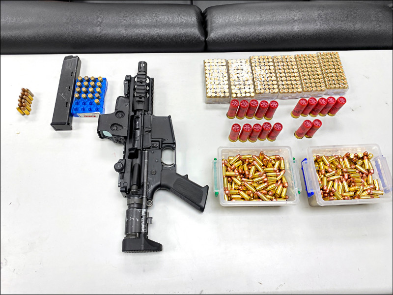 通博娛樂城-線上娛樂-🔫黑幫覆滅!警方「專討工程款」瓦解暴力集團,赫見M4步槍與大批子彈! crime_scene 🚨