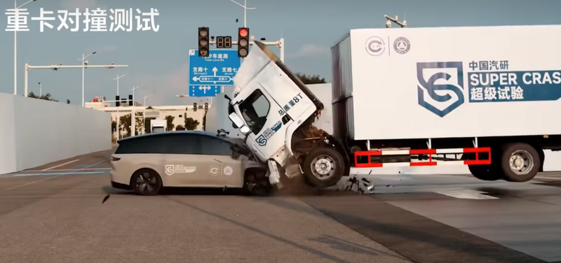通博娛樂城-國際資訊-翻車了！中國「理想汽車」電動休旅測試撞贏卡車遭群嘲，發聲明澄清卻「被嗆爆」！🚗💥