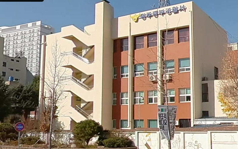 🚨警報大響！南韓百貨再遇炸彈恐嚇！警方荷槍實彈全面封鎖搜索！
