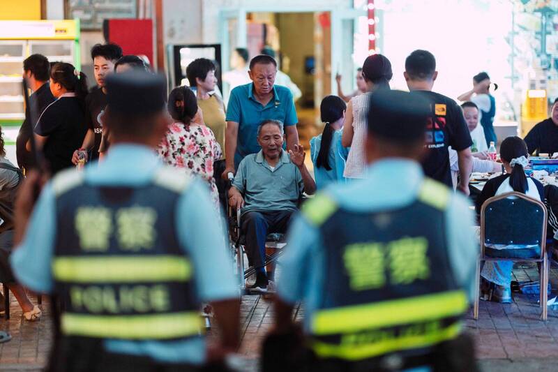 通博娛樂城-國際資訊-揭中國男悲慘維權路：舉報校服有毒遭拘留，贏了官司卻已家破人亡