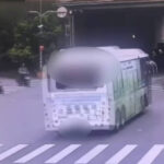 通博娛樂城-社會動態-死亡瞬間！高雄公車「鬼切闖紅燈」差點撞爛機車！影片曝光全民怒！