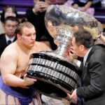 通博娛樂城-國際新聞-【奇蹟上位】烏克蘭力士流亡日本！相撲界爆冷奪冠：為戰爭中的家鄉而戰！