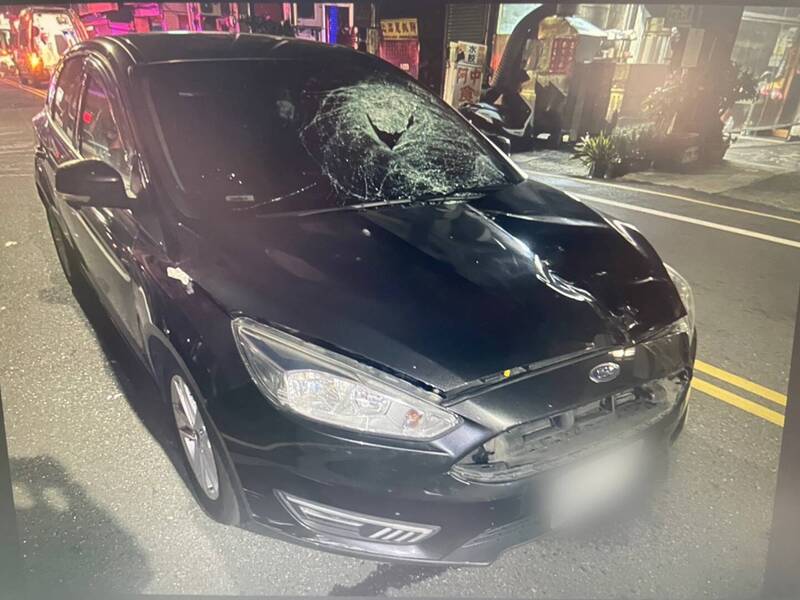 通博娛樂城-國際新聞-【過馬路變斷魂橋】驚悚畫面曝光！苗栗85歲老翁走斑馬線竟被「撞飛奪命」