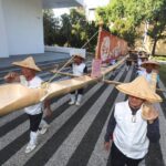 通博娛樂城-國際新聞-【巨人降臨！】草屯稻草工藝節開戰！8.5米「巨型扁擔王」出世！準備挑戰金氏世界紀錄！