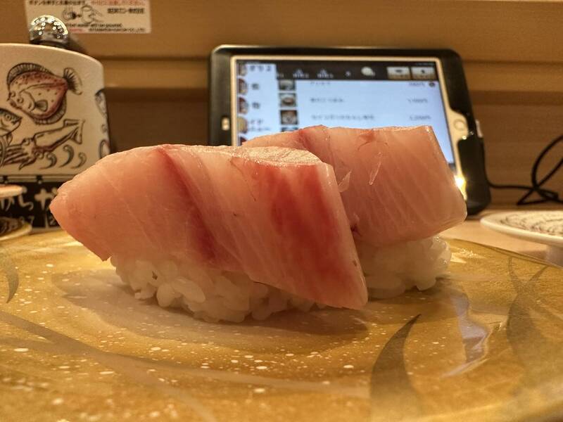 通博娛樂城-國際新聞-【視覺震撼！】福岡壽司「生魚片厚到看不到米」！超狂比例吸百萬人朝聖！你敢挑戰嗎？