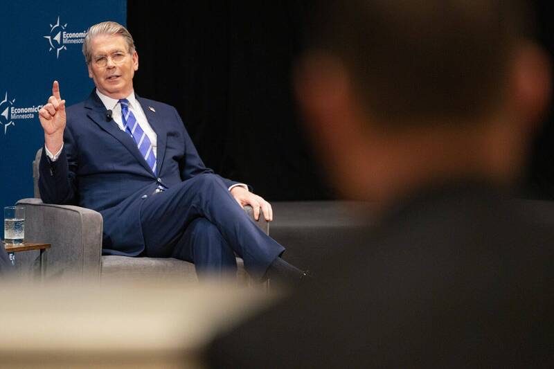 【格陵蘭爭霸戰】 為何川普不惜與全歐洲開戰也要買下格陵蘭？美財長驚爆：背後藏著這樁「萬億生意」！