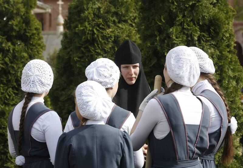 【恐怖滲透】 修女袍下的竊聽器！俄羅斯「間諜修女」深潛瑞典，十字架竟是戰鬥單位？