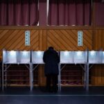 雪崩式暴跌！日本眾院大選上午投票率僅7.17%：天候惡劣還是選民心死了？