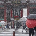 暴雪癱瘓東京！大考被迫喊卡，多所名門大學緊急宣布：考生別出門，入學試延期！