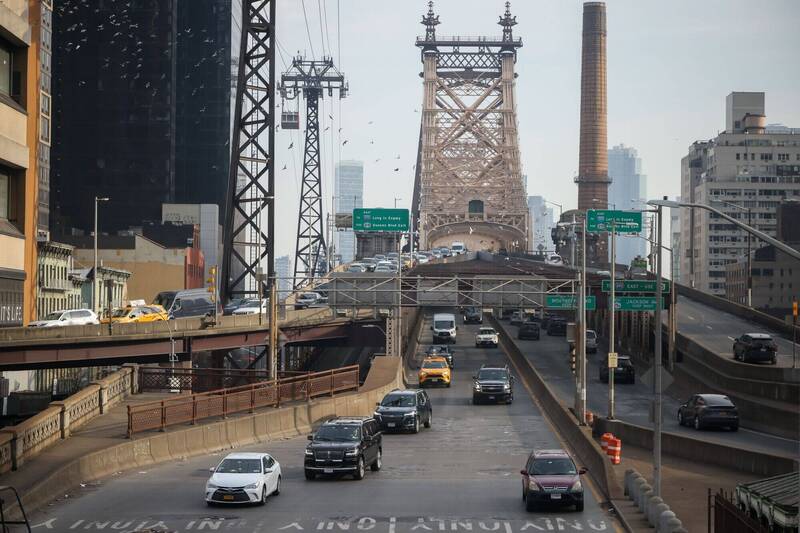 又是 TikTok 奪命挑戰！16 歲少年慘墜 15 米深豎井命懸一線，同伴下場慘了！