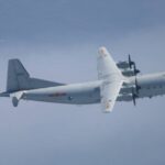 空中大亂鬥！共機頻擾台遭嗆「票數輸給老王」，國軍機師神回一句話酸爆，全網笑瘋：這嘲諷值點滿了！