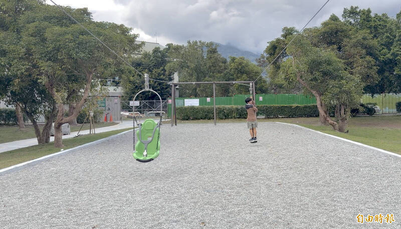 校園鬼抓人變悲劇！小四生「奪命一撞」門牙慘噴，父母荷包大失血