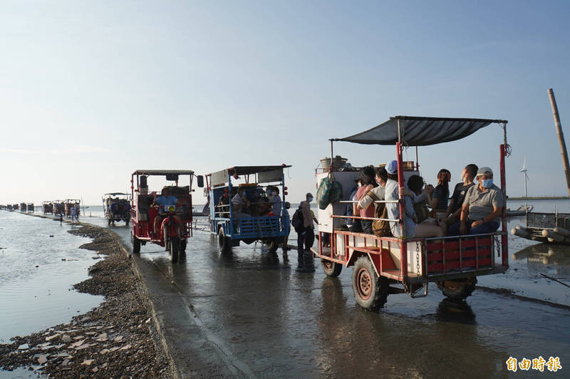晃動採蚵車竟成狼爪掩護！趁顛簸「襲胸女童」猥褻，大叔超慘下場曝光