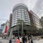 台中新光三越氣爆毀5命！首開庭「拒認罪」推託，家屬淚灑法庭怒吼：還我公道