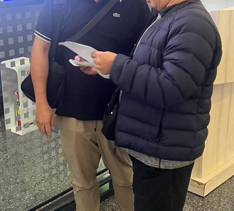 拖吊蟑螂落網！主嫌「小崔」逃出國避風頭，返台遭警當場生擒，竟厚臉皮甩鍋隊友！