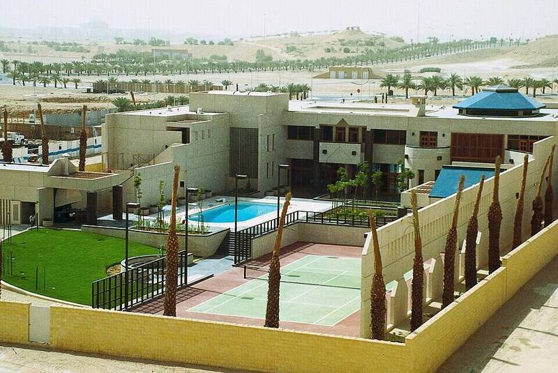 中東全面炸裂！沙國證實使館遇襲，伊朗魔爪擴散「波灣多國」陷入火海！