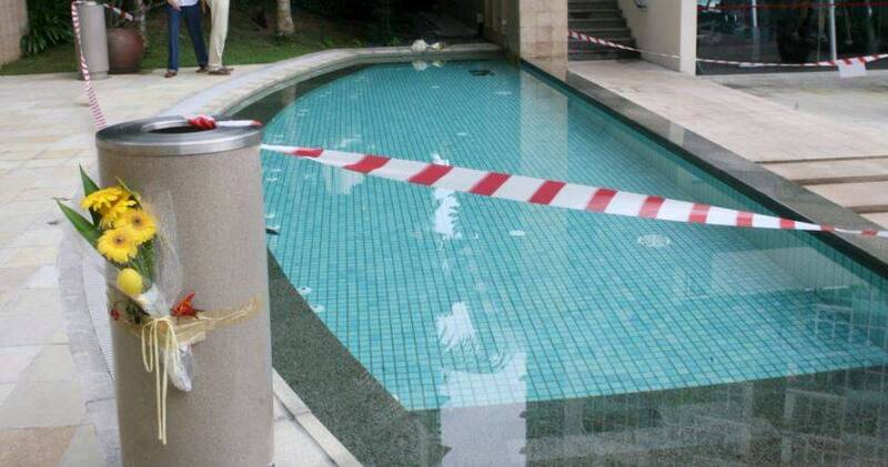 驚悚瞬間！3 歲童慘遭泳池排水孔強吸，「整段小腸被硬生生撕出體外」！