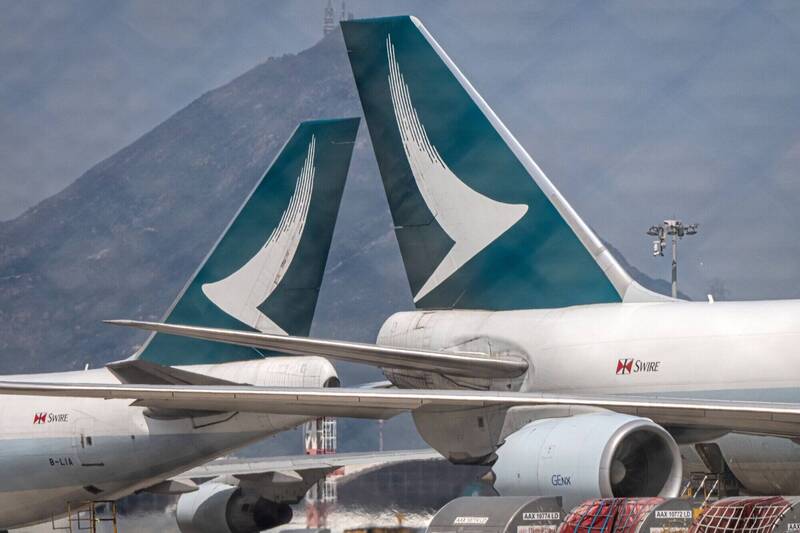 【空中驚魂】 373 人險與死神擦肩！國泰航空飛港驚傳「空中異常」 迫降日本生死瞬間！