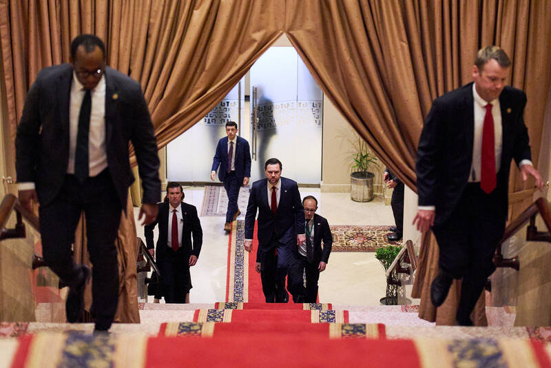 【白宮第二局】談判桌上見真章！川普證實美伊再度對決，驚傳左右手范斯慘遭踢出名單？