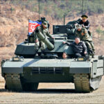 【坦克公主】金正恩愛女親自駕坦克亮相！南韓情報：北韓正加速「金主愛」接班計畫！