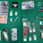 直搗毒窟！藥頭標榜「產地直銷」建一條龍門市，警破門驚見子彈藏在...