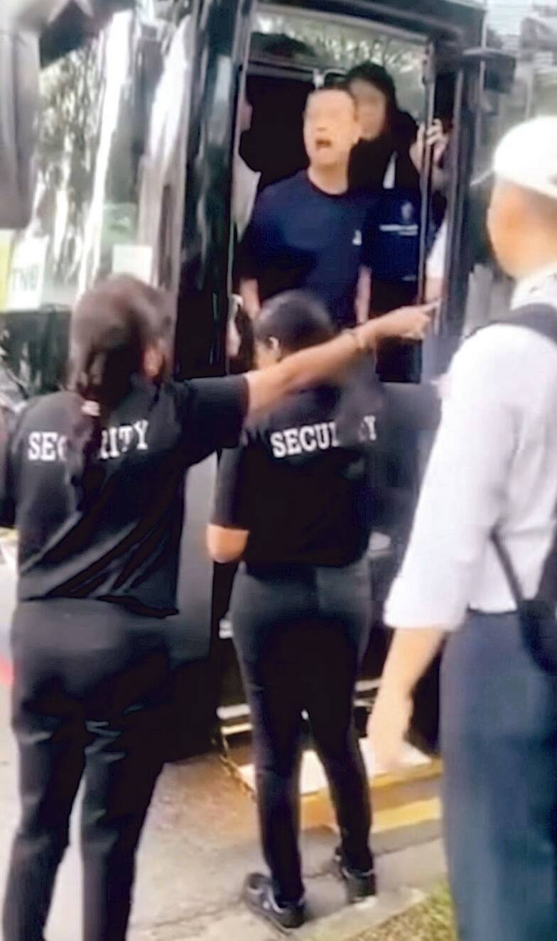 醜態畢露!香港校長出國竟當眾飆罵保全,咆哮三字經全被錄下!