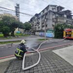 【全街大撤離】新店博愛街變「不定時炸彈」！瓦斯惡臭封鎖百公尺，消防灑水警戒防驚天大爆炸！