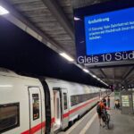 【德國鐵路網全面癱瘓!】全國通訊系統驚傳大當機,數千列車被迫拋錨!數百萬旅客慘遭滯留、鐵路物流陷入混亂!
