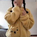 【終極大型社死現場！】網美私傳「跨下脫衣色色片」誘惑榜一大哥，手誤點錯…誤發學校「家長群組」全網看呆！
