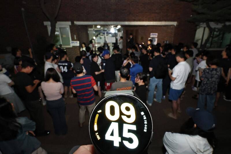 【南韓選戰大混亂！】在野黨驚天怒吼「立刻停止開票」！執政黨火線強硬回擊：根本沒必要，少裝神弄鬼！