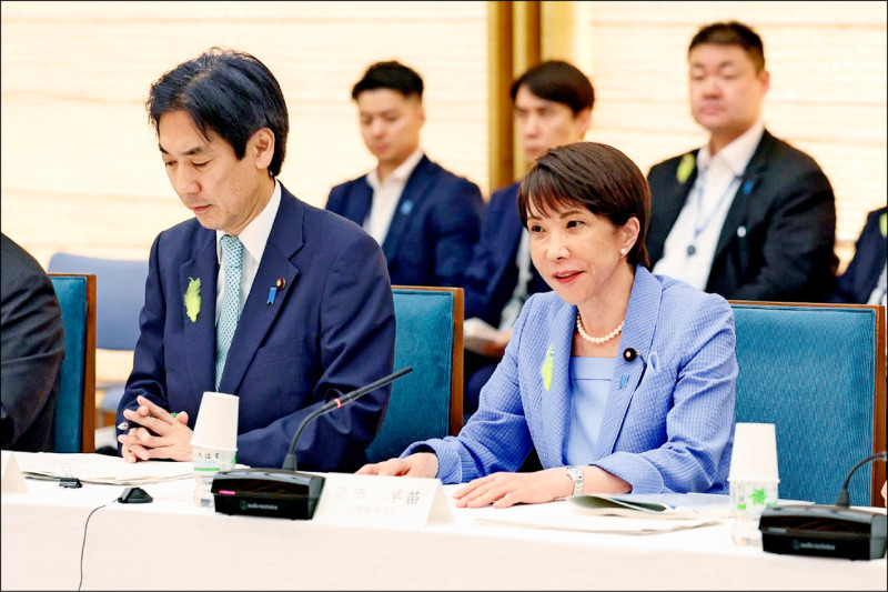 UBO8-快讯新闻--國際新聞-【台印強強聯手組邪惡陣營？！】共同開發「暗黑 AI 軍用無人機」！高市今正式率隊跨海強勢出訪印度，解鎖軍工最高權限！