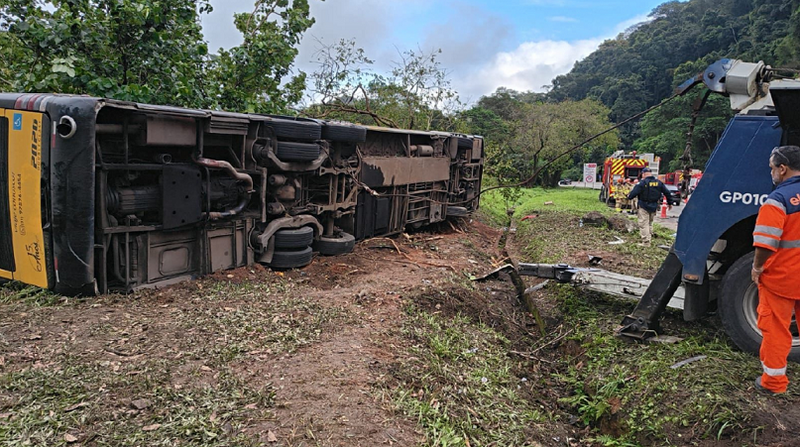 死亡巴士絕望浩劫！巴西恐怖車禍慘釀「9名女性與1幼童」當場慘死悲劇！