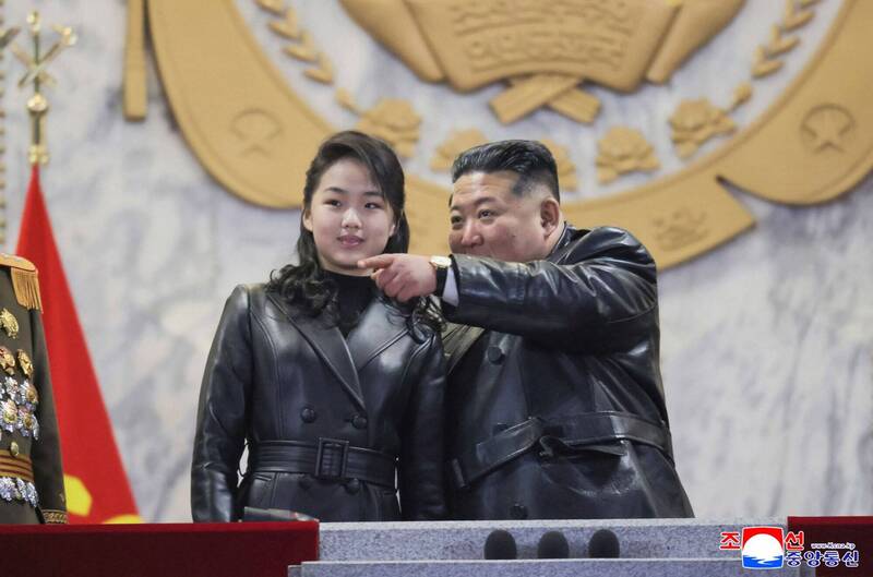 國情院驚爆金氏家族密帳！金正恩體重破 140 公斤重度肥胖，金主愛未成年竟已爆表逾 50 公斤