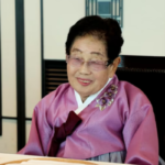 超越地表最強！南韓 100 歲奶奶「至今堅持上班」 韓華保險震撼致敬