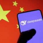 美國出手抓到了?DeepSeek、月之暗面爆抄襲 AI 遭查 彭博爆料:中國怕爆絕密外洩
